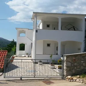 https://ruza-apartmani.primorje-gorskikotar.com