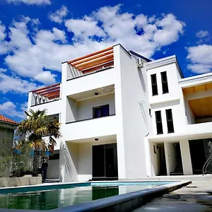 Apartmán Star With Pool, Biograd Na Moru